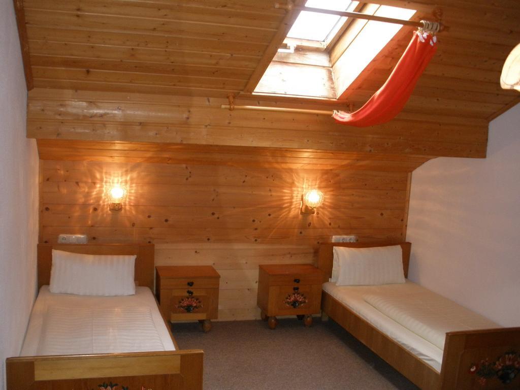 Alpengasthof Zur Loisach Hotel Grossweil Szoba fotó