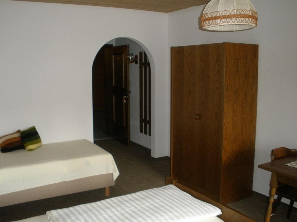 Alpengasthof Zur Loisach Hotel Grossweil Szoba fotó