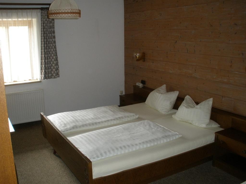 Alpengasthof Zur Loisach Hotel Grossweil Szoba fotó