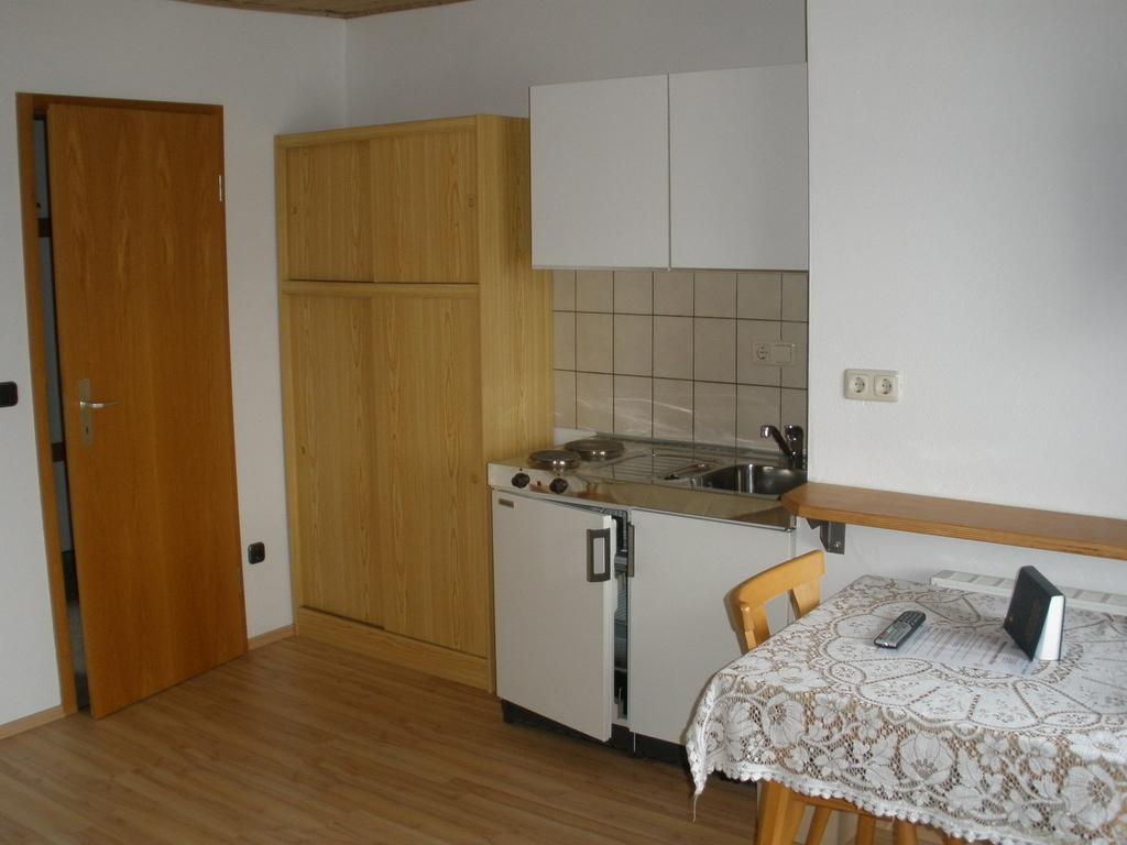 Alpengasthof Zur Loisach Hotel Grossweil Szoba fotó