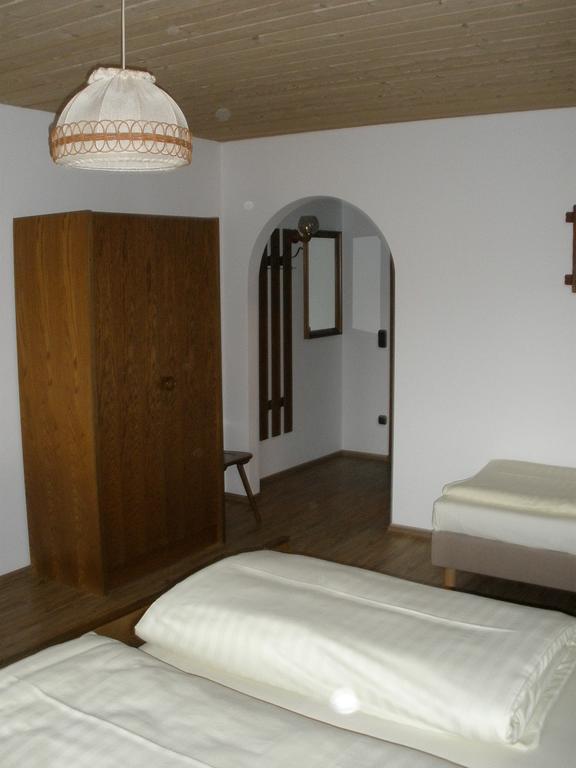 Alpengasthof Zur Loisach Hotel Grossweil Szoba fotó