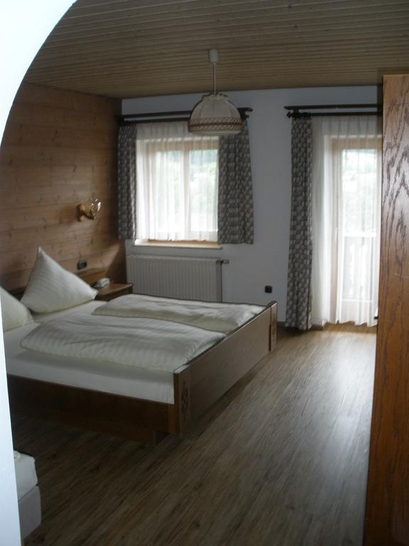 Alpengasthof Zur Loisach Hotel Grossweil Szoba fotó
