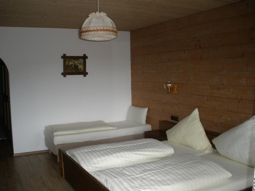 Alpengasthof Zur Loisach Hotel Grossweil Szoba fotó