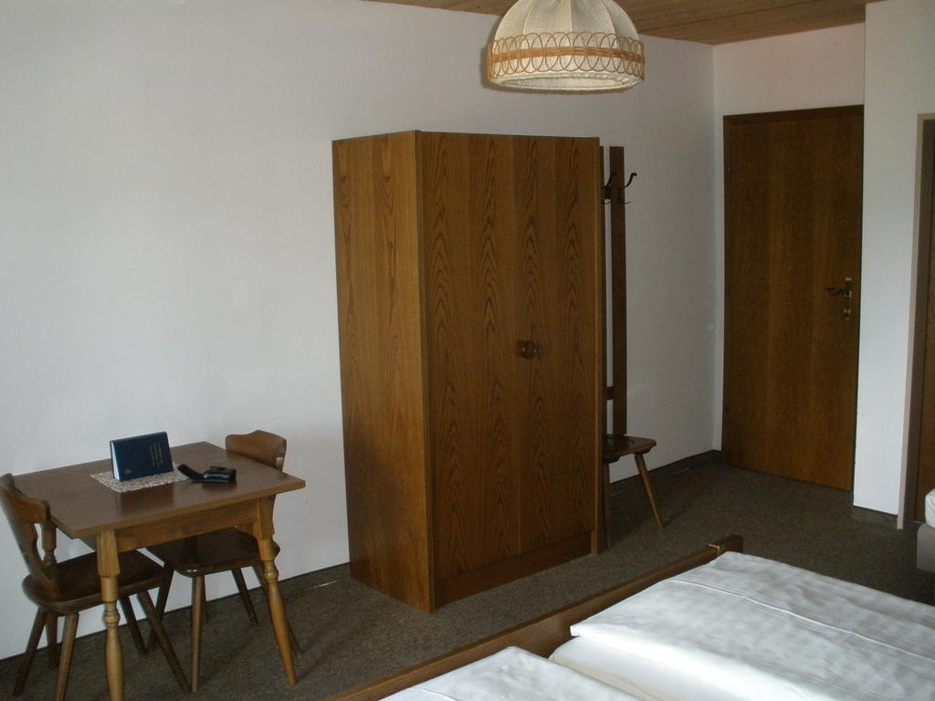 Alpengasthof Zur Loisach Hotel Grossweil Szoba fotó
