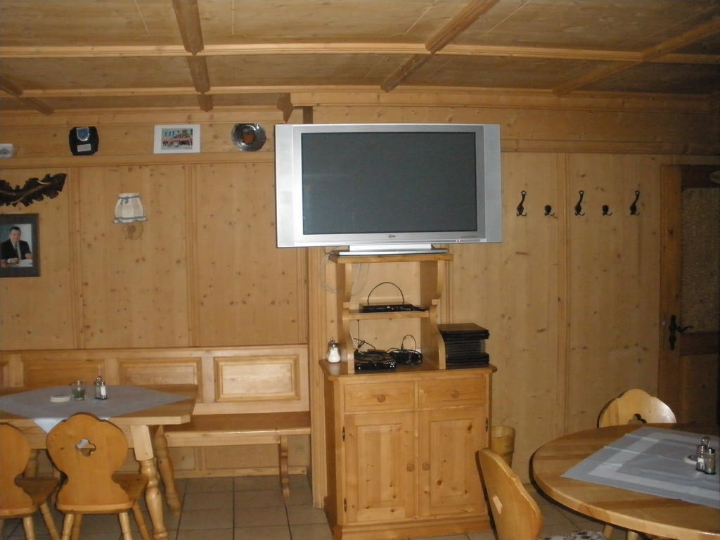 Alpengasthof Zur Loisach Hotel Grossweil Kültér fotó
